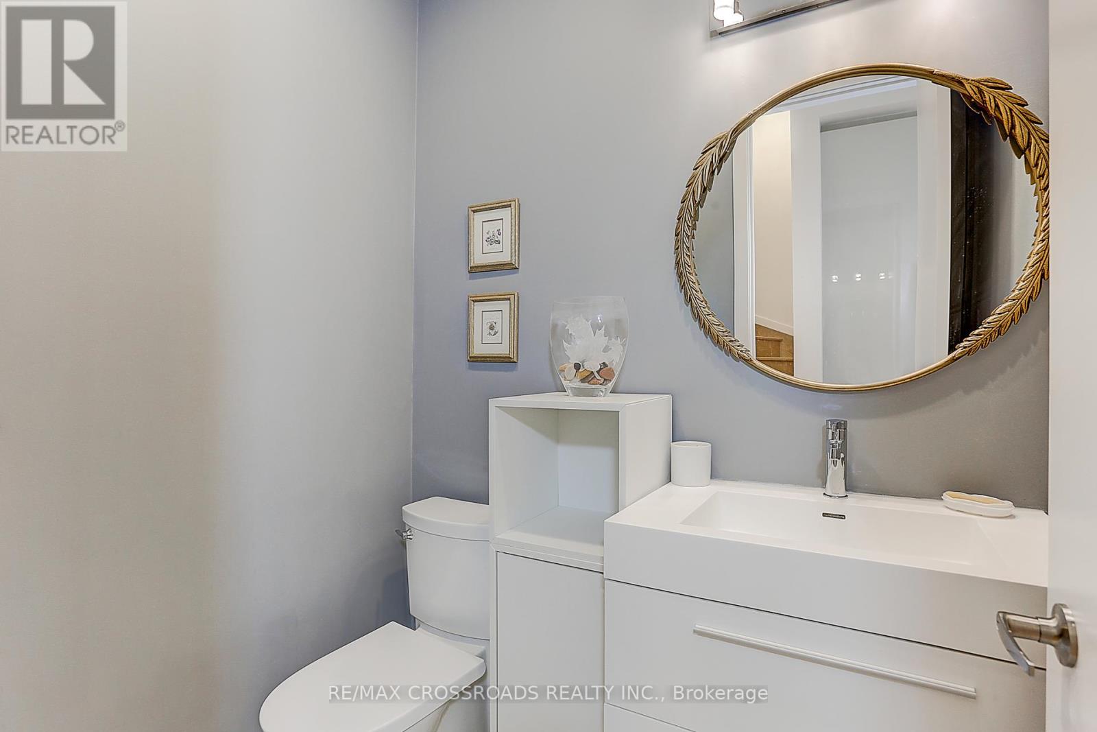 Photo 17 of Th 3 270 Davenport Road, Toronto ON