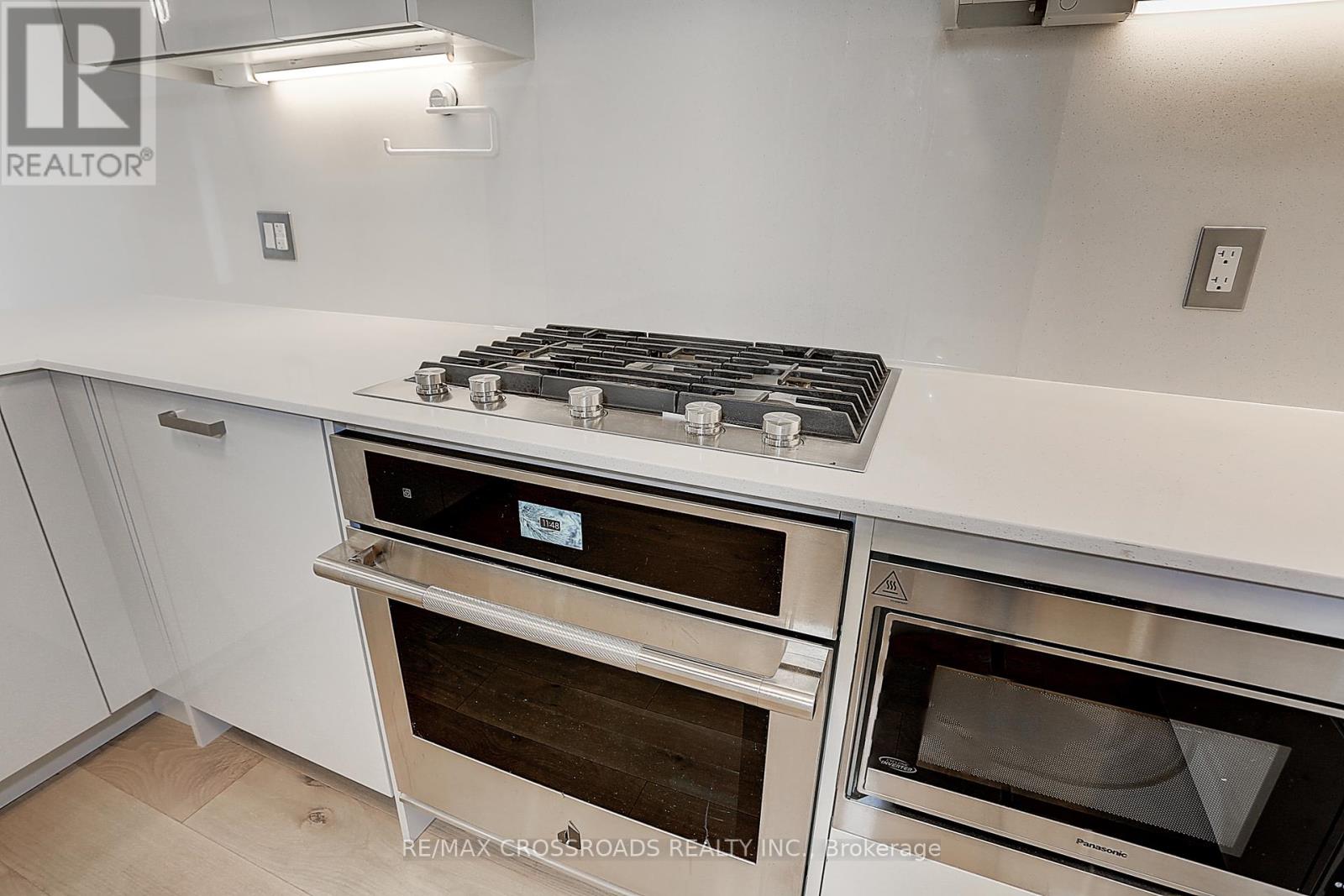 Photo 15 of Th 3 270 Davenport Road, Toronto ON