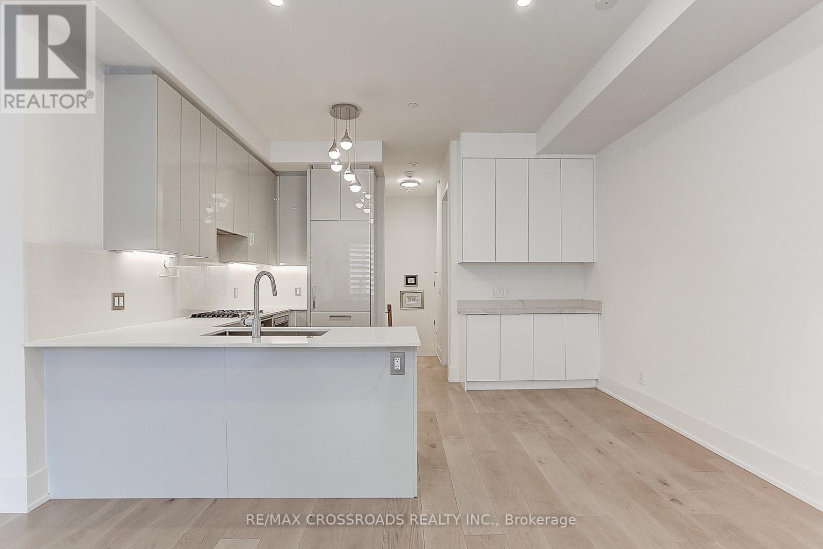 Photo 6 of Th 3 270 Davenport Road, Toronto ON