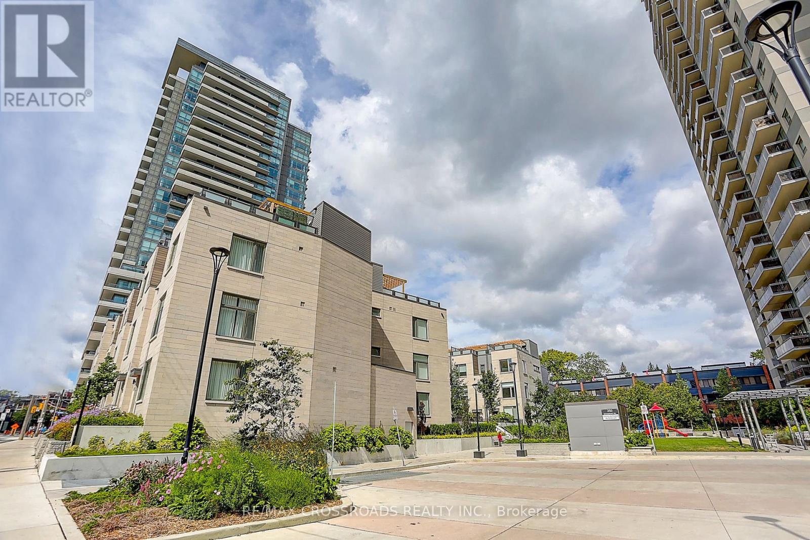 Photo 49 of Th 3 270 Davenport Road, Toronto ON