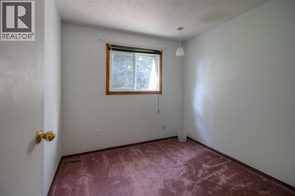 Photo 17 of 17 115 Lafayette Boulevard W, Lethbridge AB