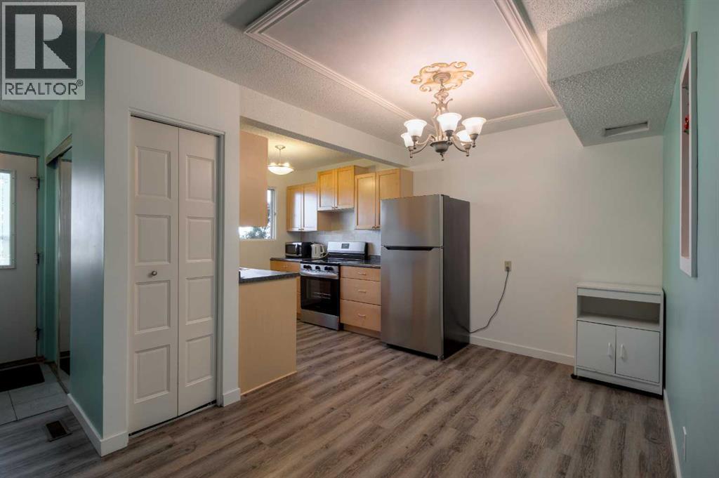 Photo 3 of 17 115 Lafayette Boulevard W, Lethbridge AB