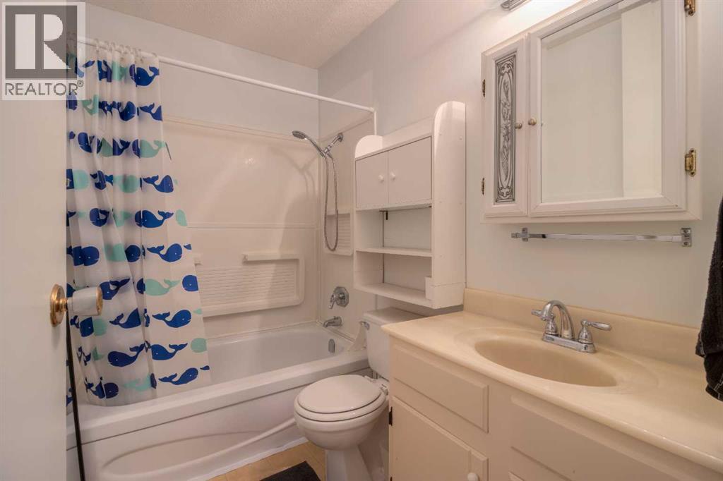 Photo 21 of 17 115 Lafayette Boulevard W, Lethbridge AB