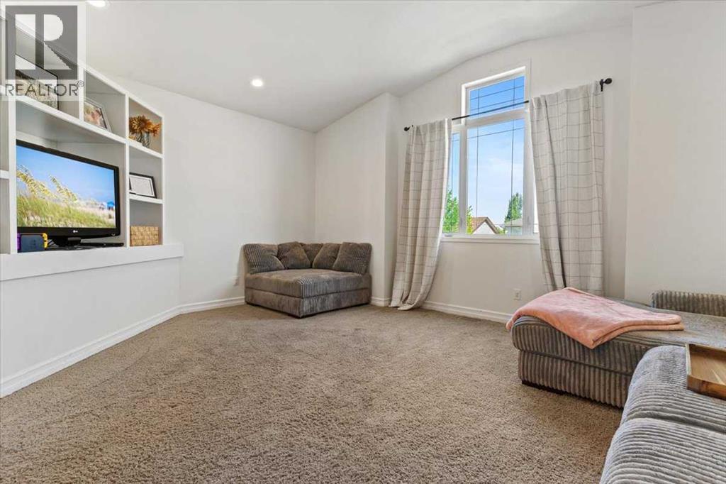 Photo 16 of 29 Pinnacle Lake Drive, Grande Prairie AB