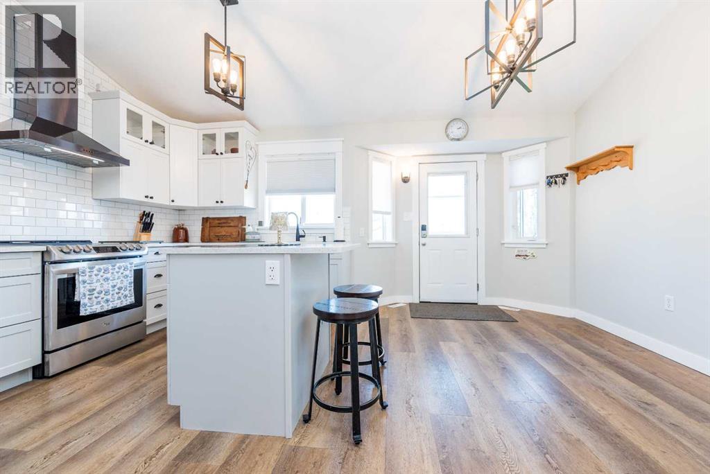 Photo 4 of 8137 Poplar Drive, Grande Prairie AB
