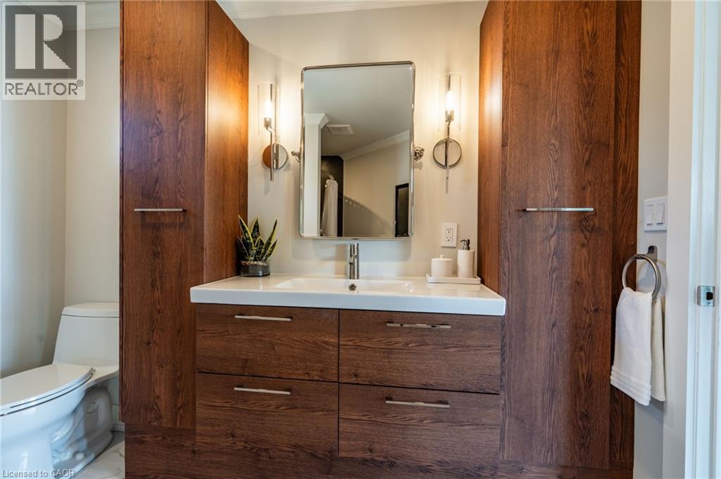 Photo 16 of 822 Danforth Place, Burlington ON