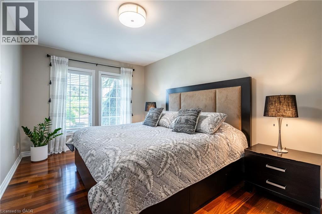Photo 17 of 822 Danforth Place, Burlington ON