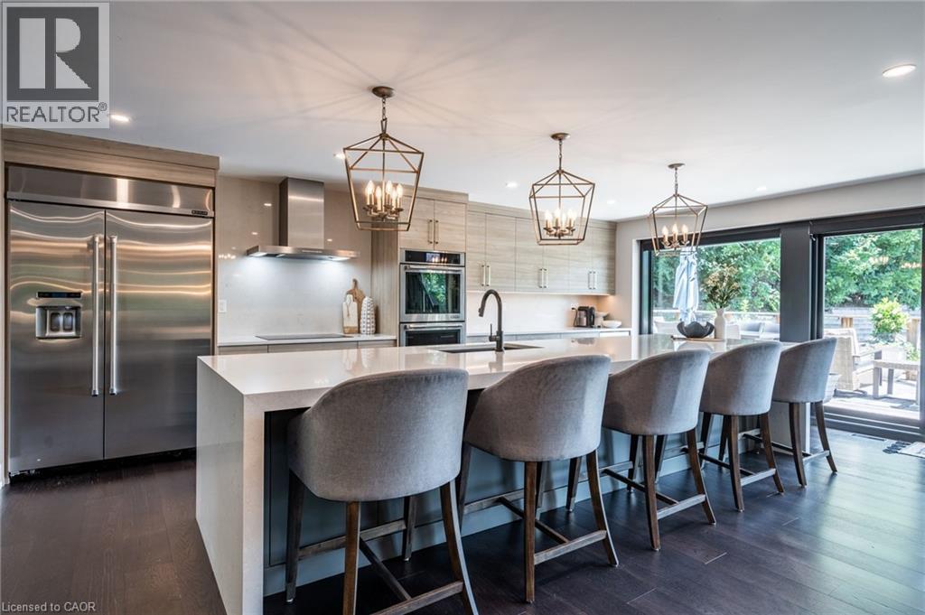 Photo 8 of 822 Danforth Place, Burlington ON
