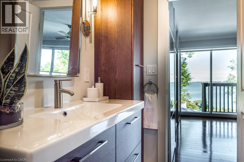 Photo 15 of 822 Danforth Place, Burlington ON