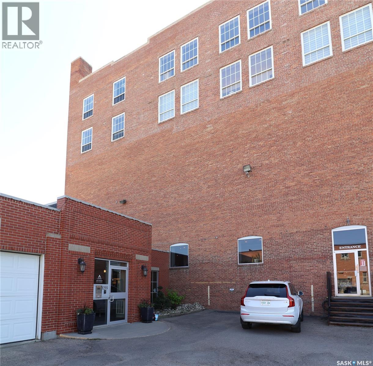 Photo 2 of 302 1275 Broad Street, Regina SK