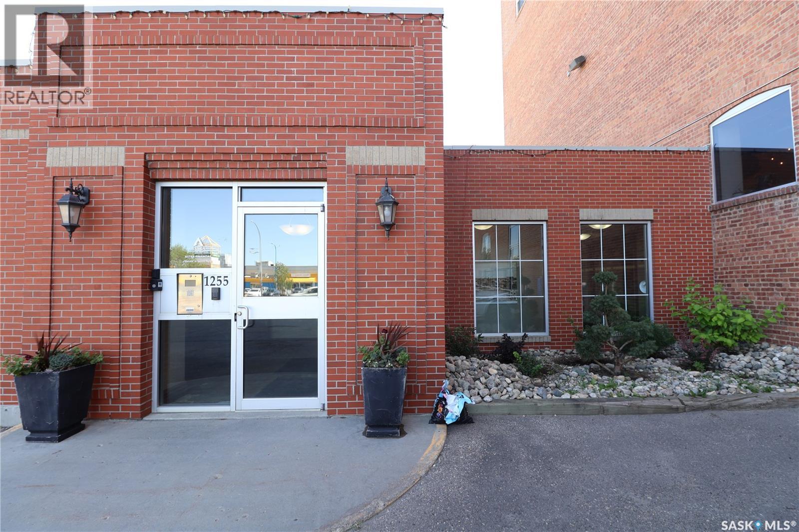 Photo 8 of 302 1275 Broad Street, Regina SK