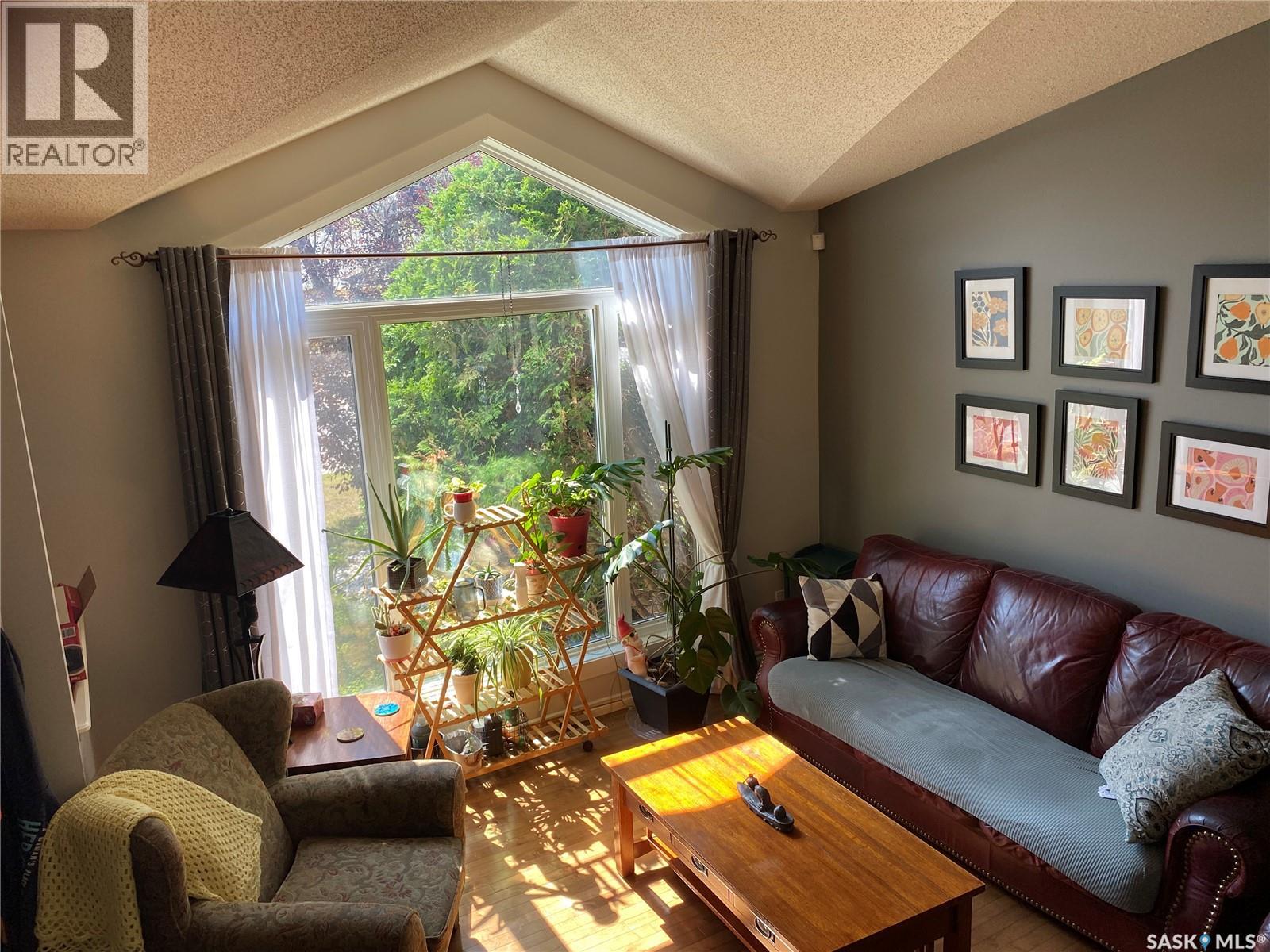 Photo 3 of 1810 Wagman Drive E, Regina SK