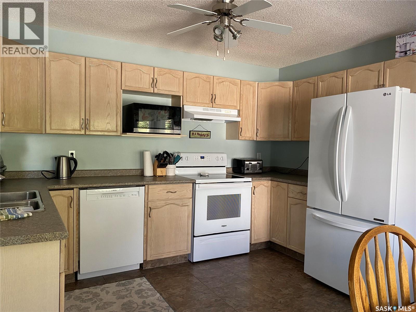 Photo 7 of 1810 Wagman Drive E, Regina SK