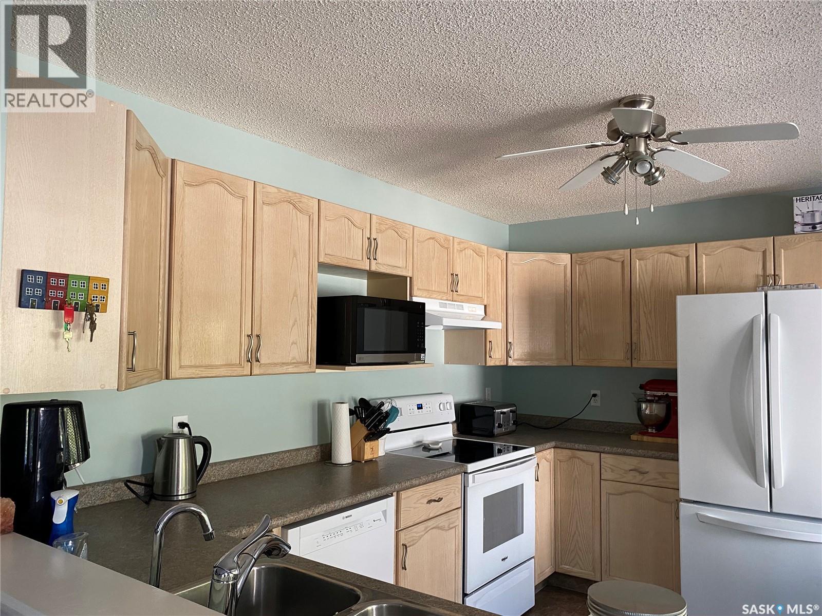Photo 9 of 1810 Wagman Drive E, Regina SK