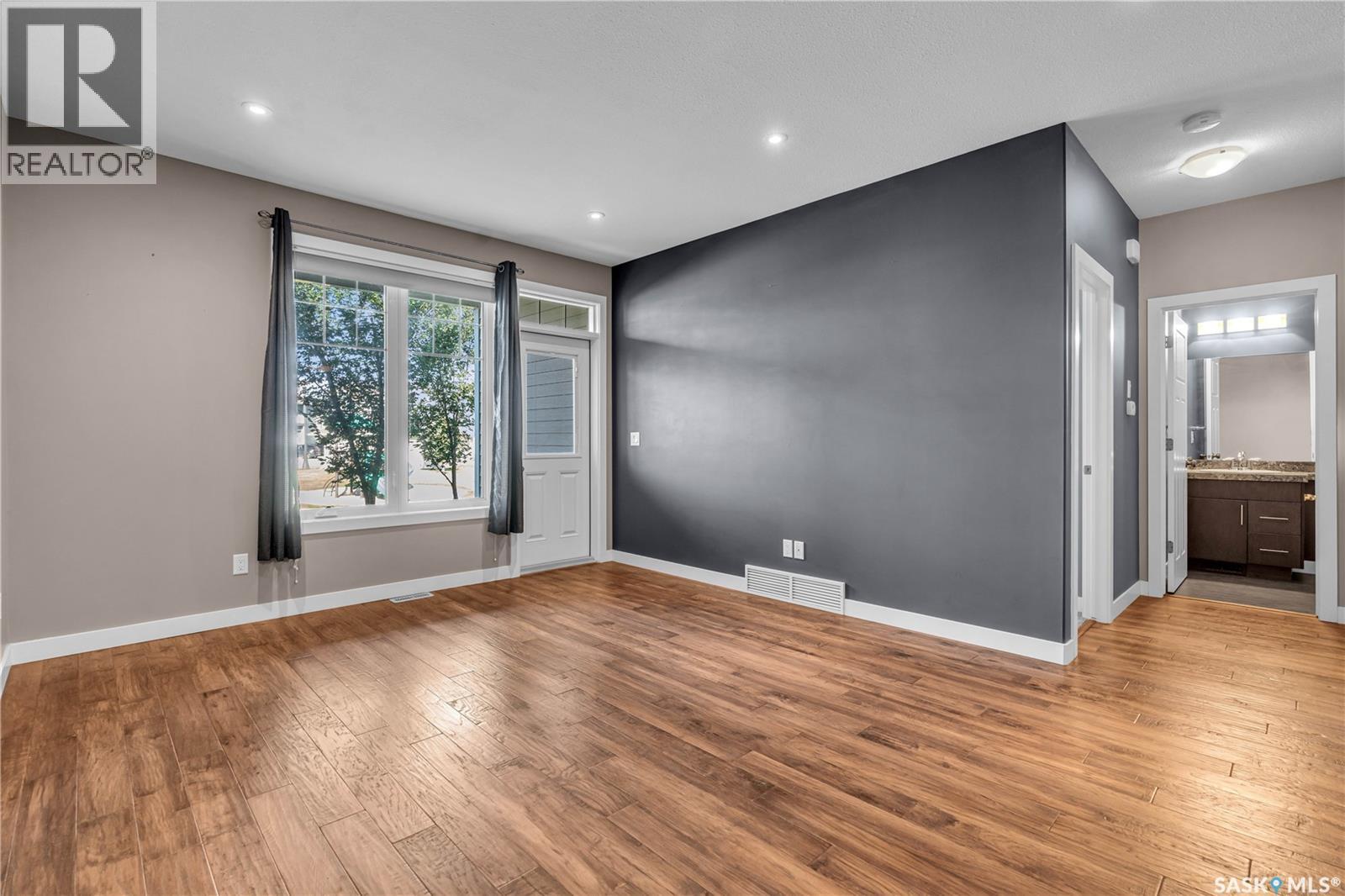 Photo 10 of 4228 Green Apple Drive, Regina SK