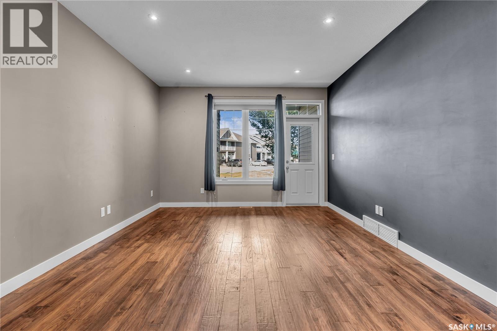 Photo 11 of 4228 Green Apple Drive, Regina SK