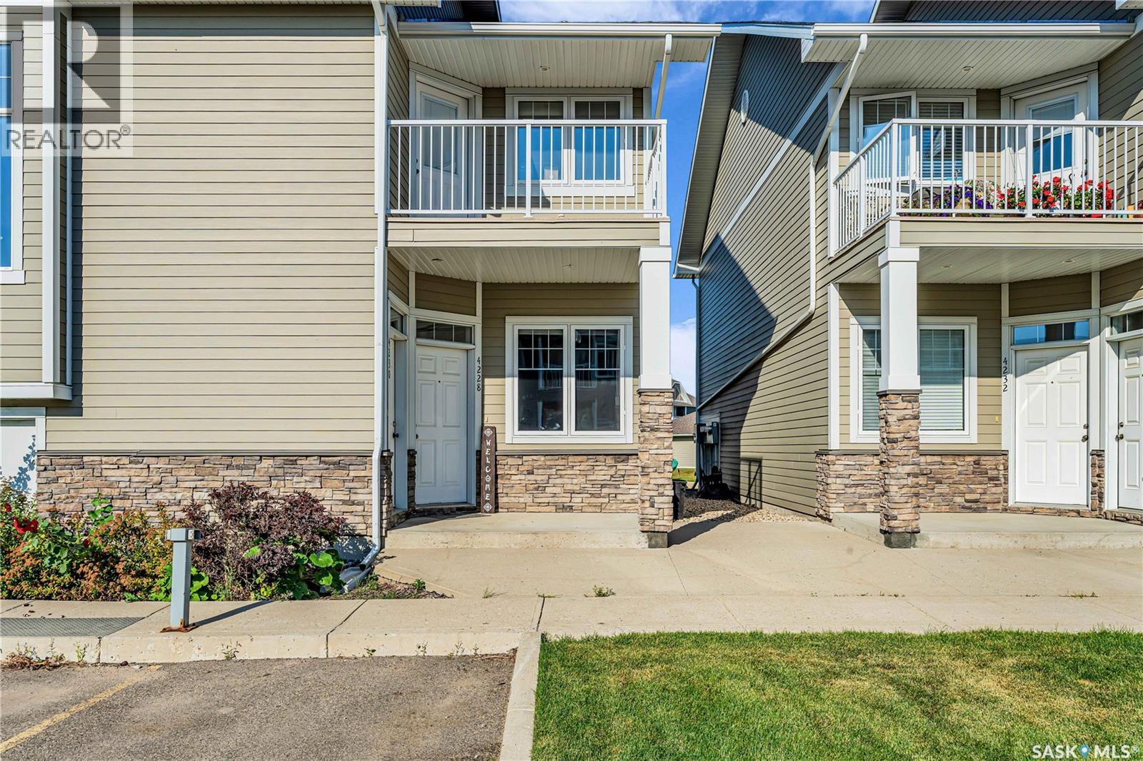 Photo 2 of 4228 Green Apple Drive, Regina SK