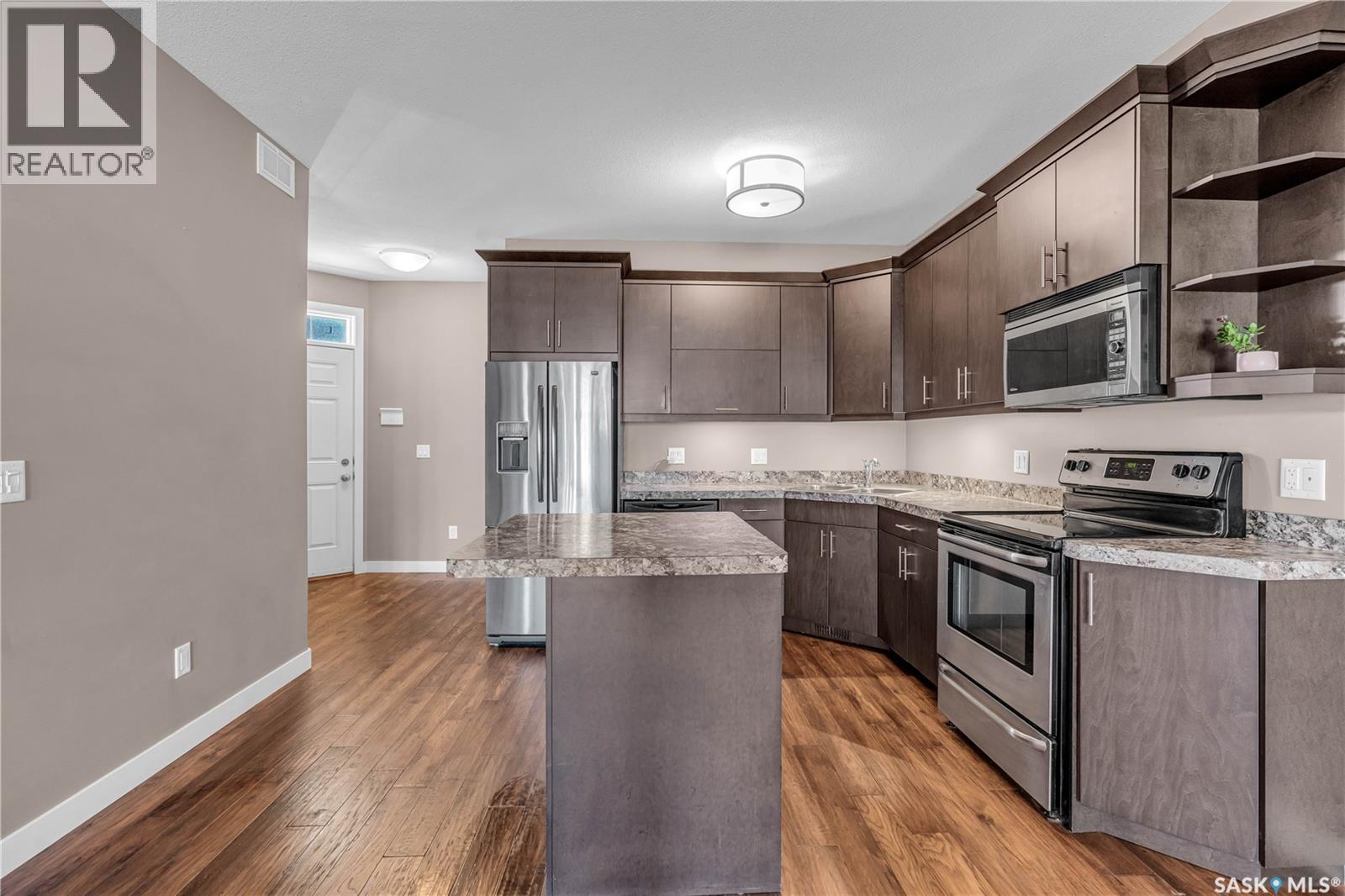 Photo 5 of 4228 Green Apple Drive, Regina SK
