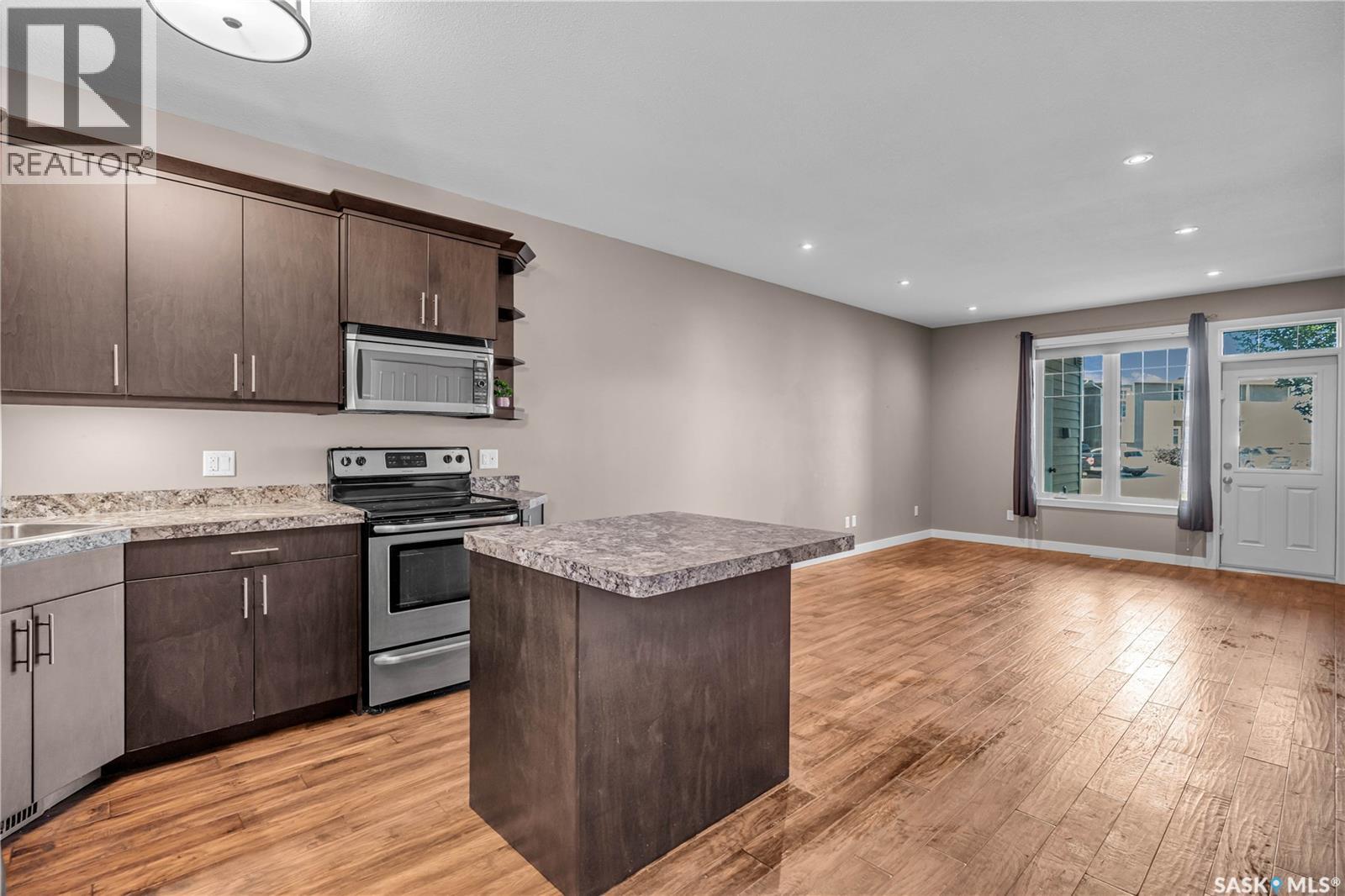 Photo 8 of 4228 Green Apple Drive, Regina SK