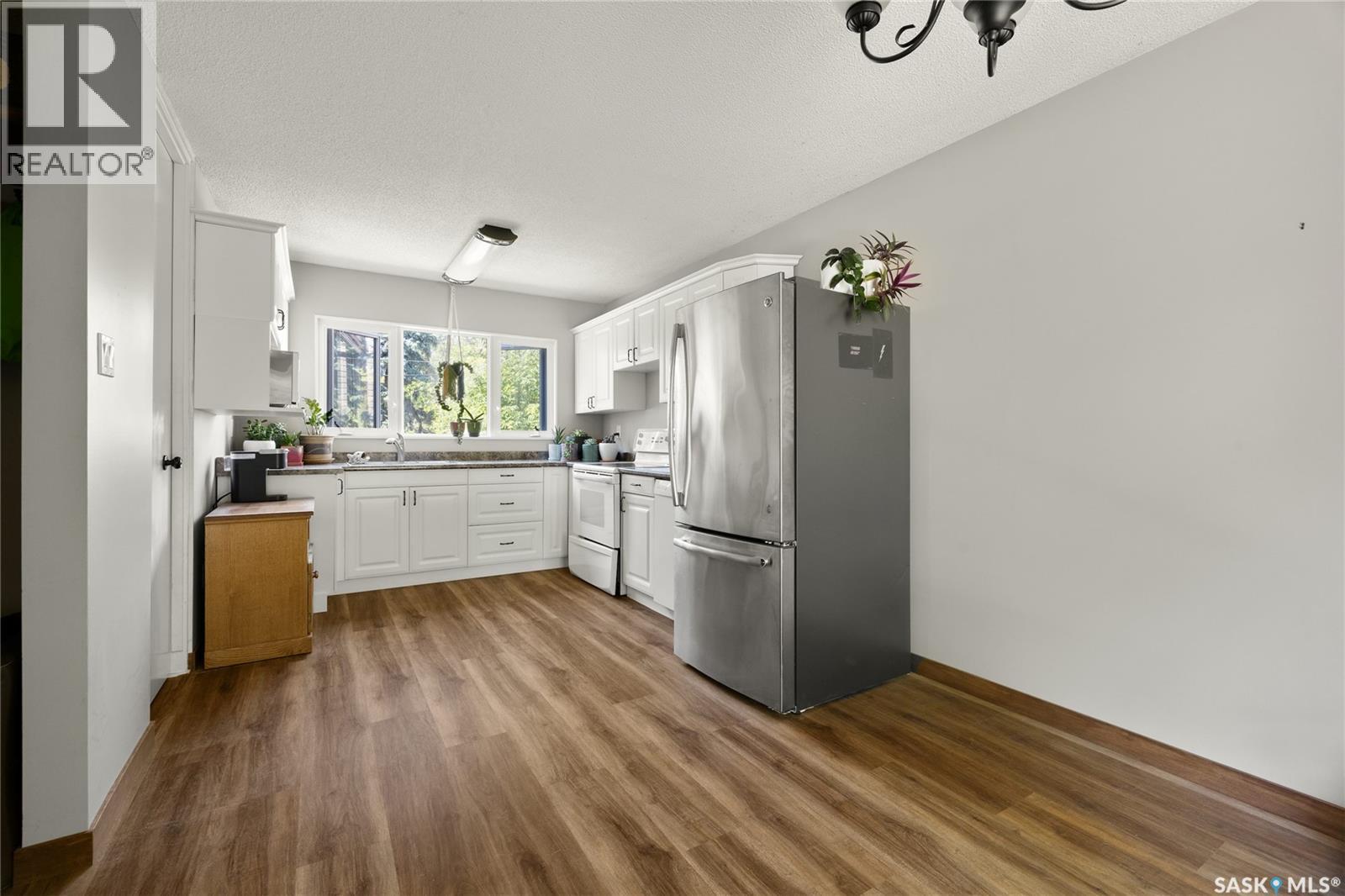 Photo 11 of 3208 Grant Road, Regina SK