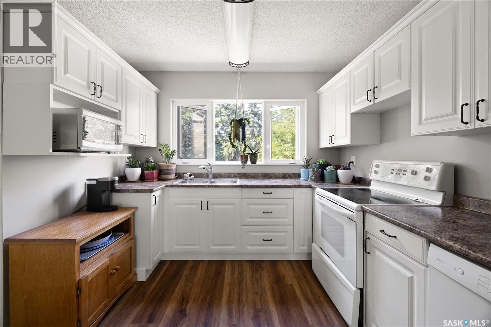 Photo 13 of 3208 Grant Road, Regina SK
