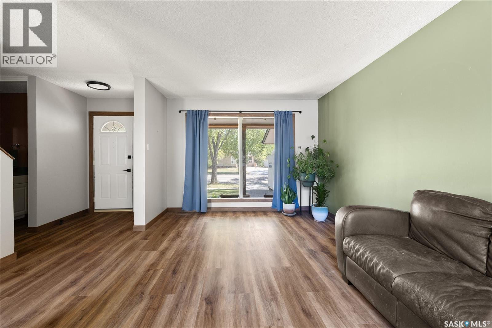 Photo 5 of 3208 Grant Road, Regina SK