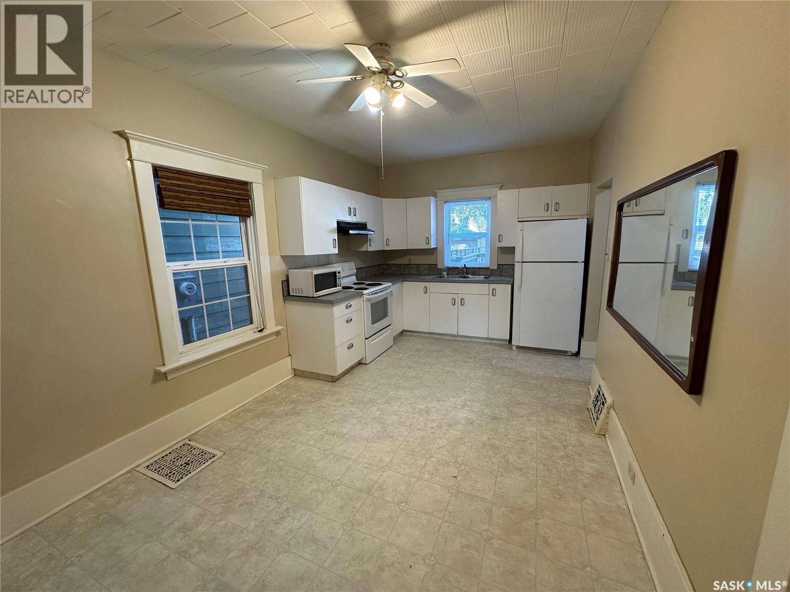 Photo 8 of 2030 St Johns Street, Regina SK