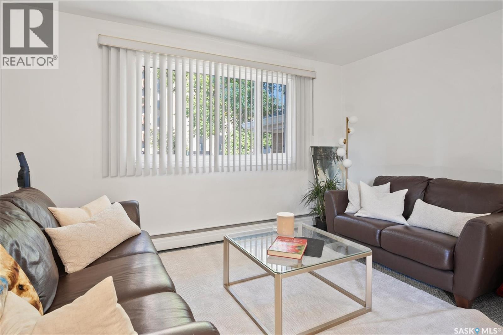 Photo 15 of 424 3rd Avenue, Saskatoon SK