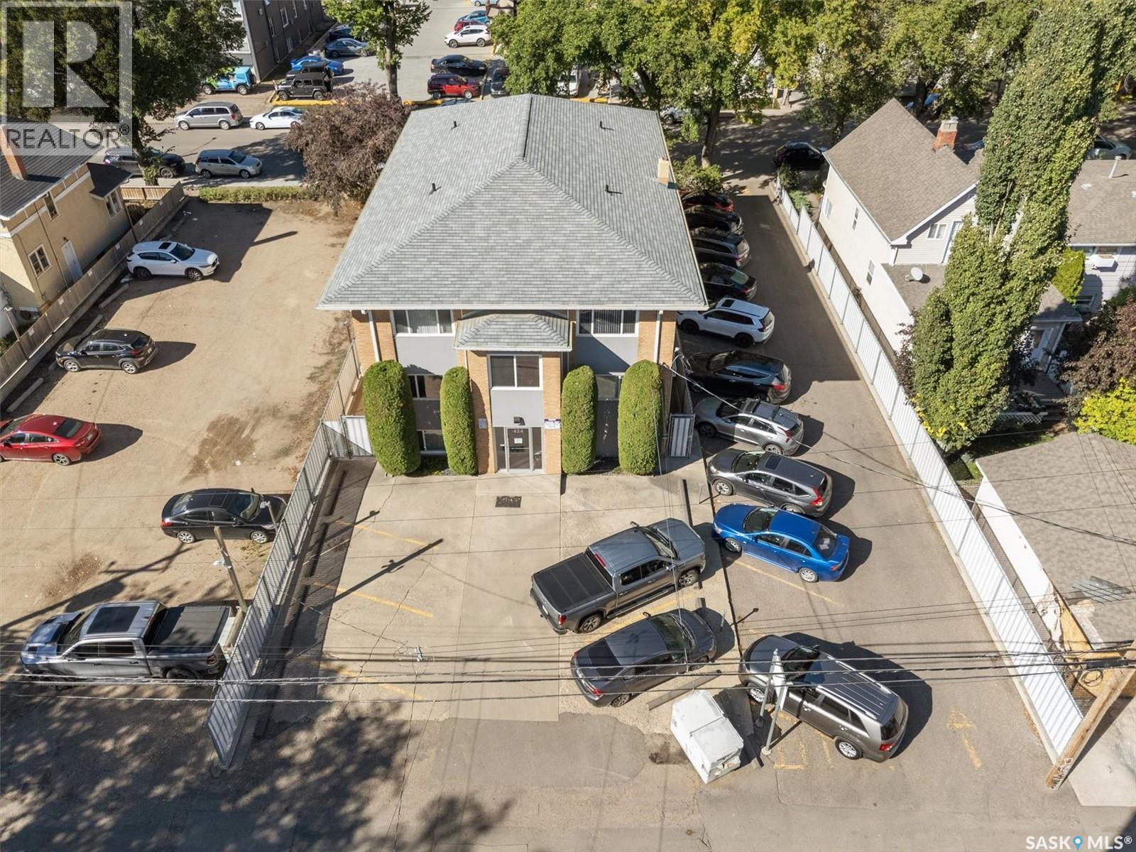 Photo 2 of 424 3rd Avenue, Saskatoon SK