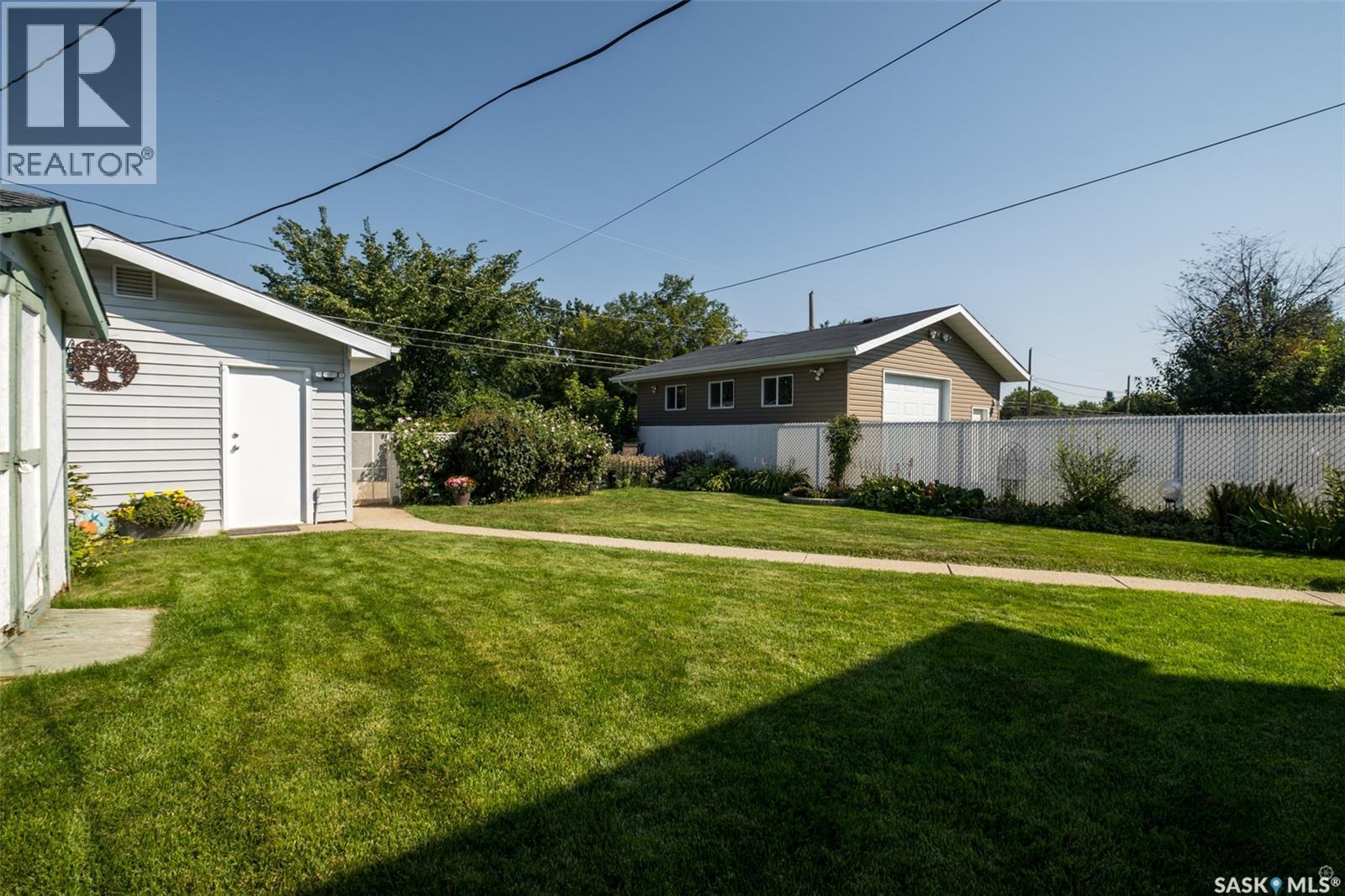 Photo 28 of 440 26th Street E, Prince Albert SK