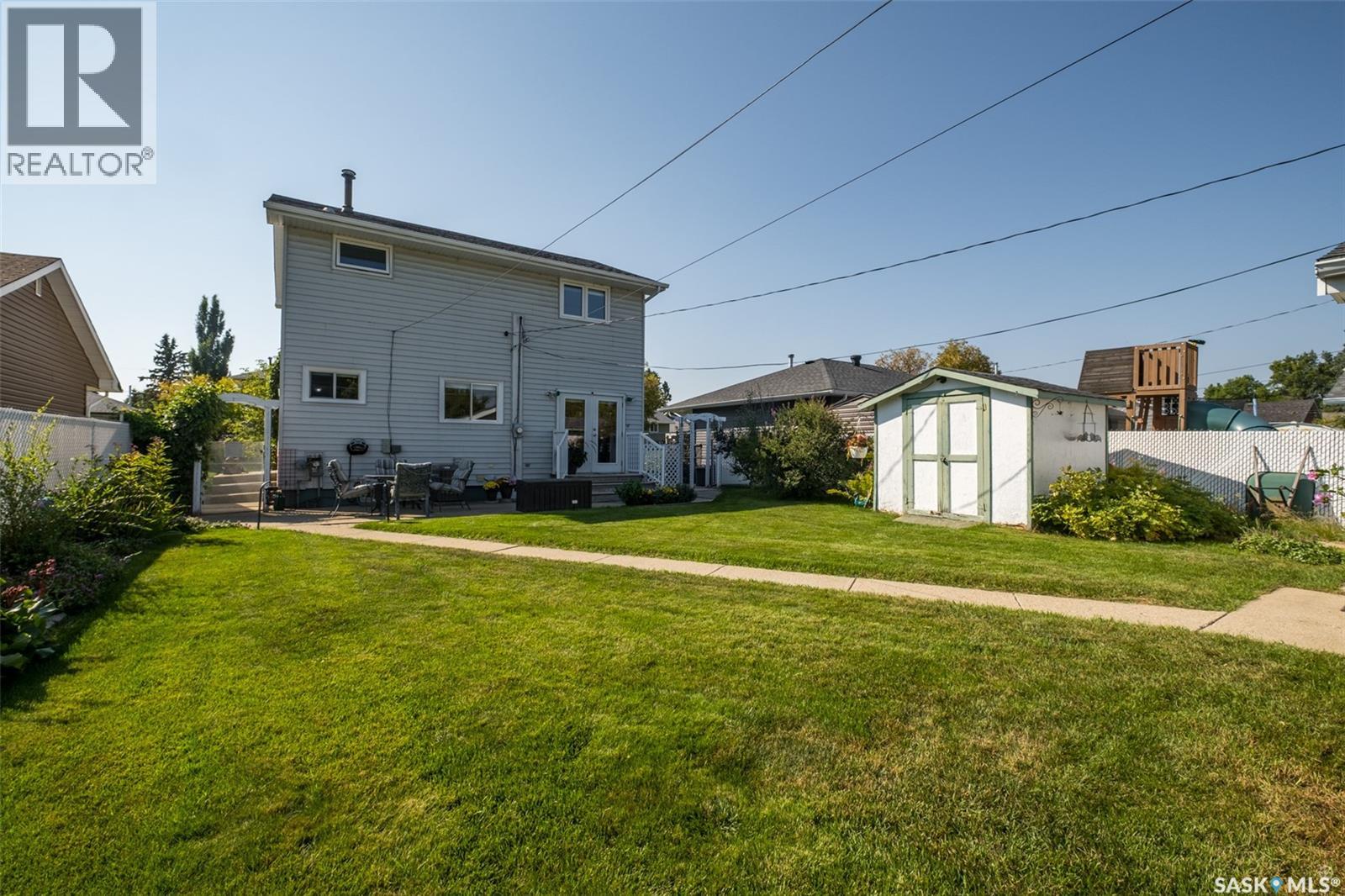 Photo 30 of 440 26th Street E, Prince Albert SK