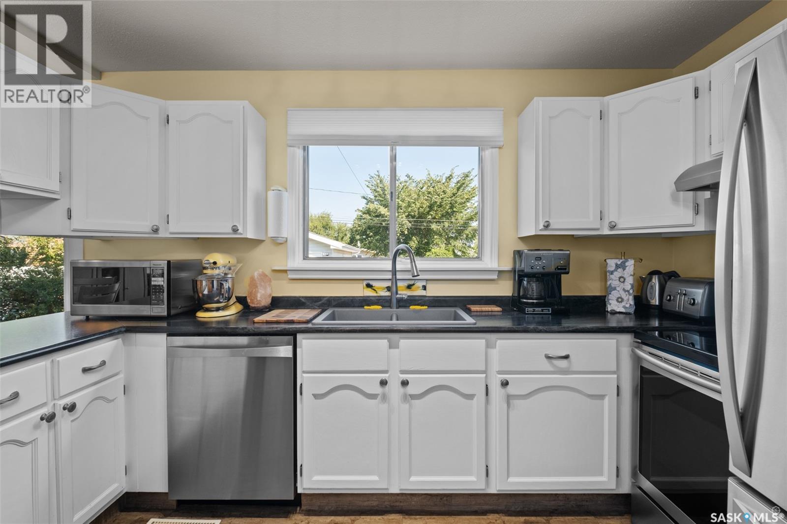 Photo 9 of 440 26th Street E, Prince Albert SK