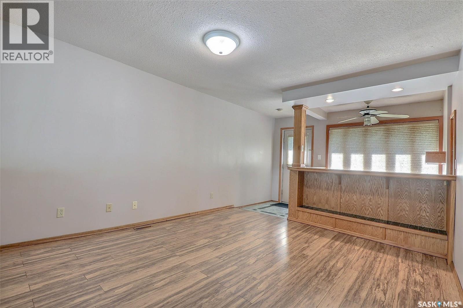 Photo 11 of 407 18th Street W, Prince Albert SK