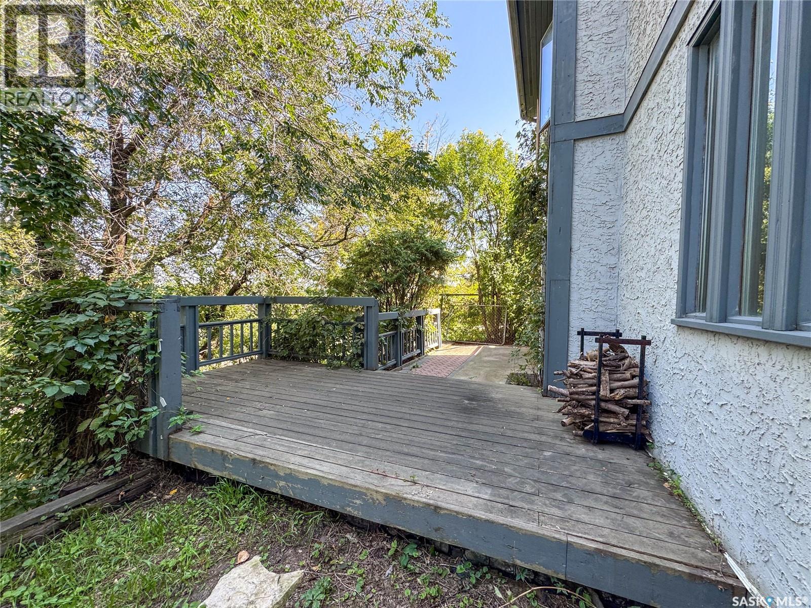 Photo 18 of 407 18th Street W, Prince Albert SK