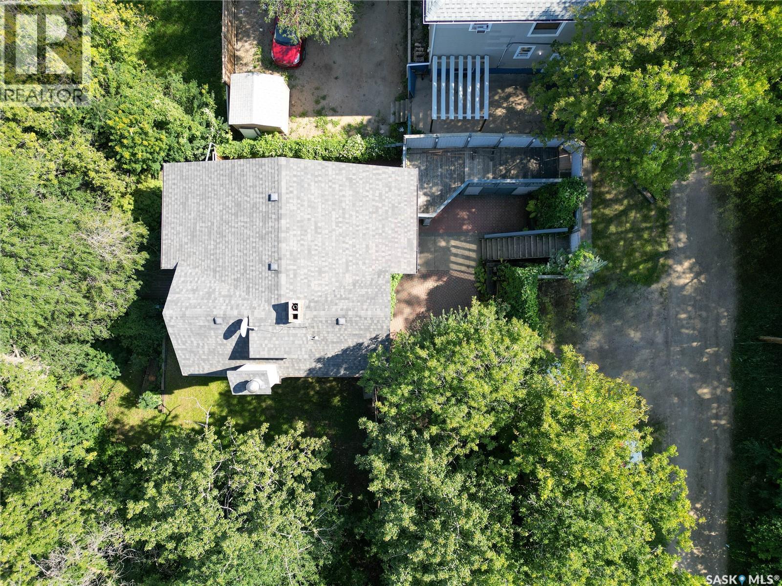 Photo 25 of 407 18th Street W, Prince Albert SK