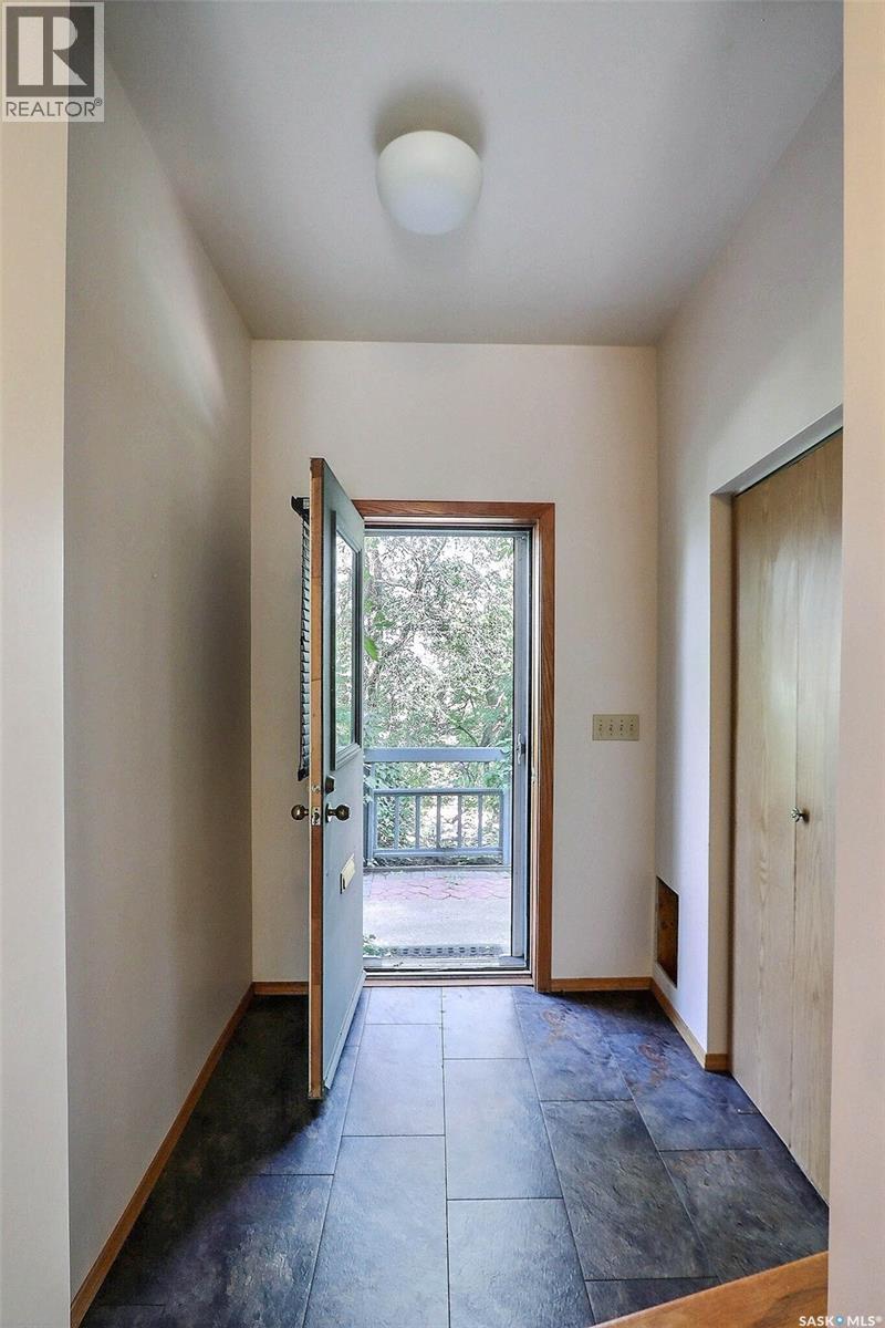 Photo 8 of 407 18th Street W, Prince Albert SK