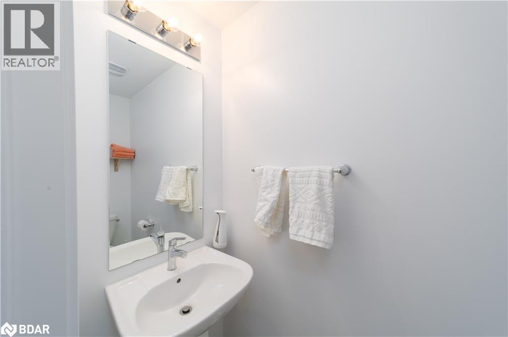 Photo 15 of 22 Red Maple Lane, Barrie ON