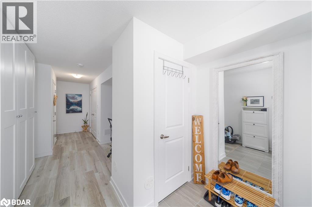 Photo 3 of 22 Red Maple Lane, Barrie ON