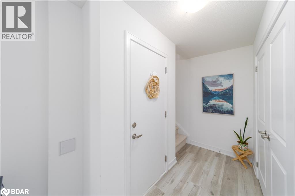 Photo 5 of 22 Red Maple Lane, Barrie ON
