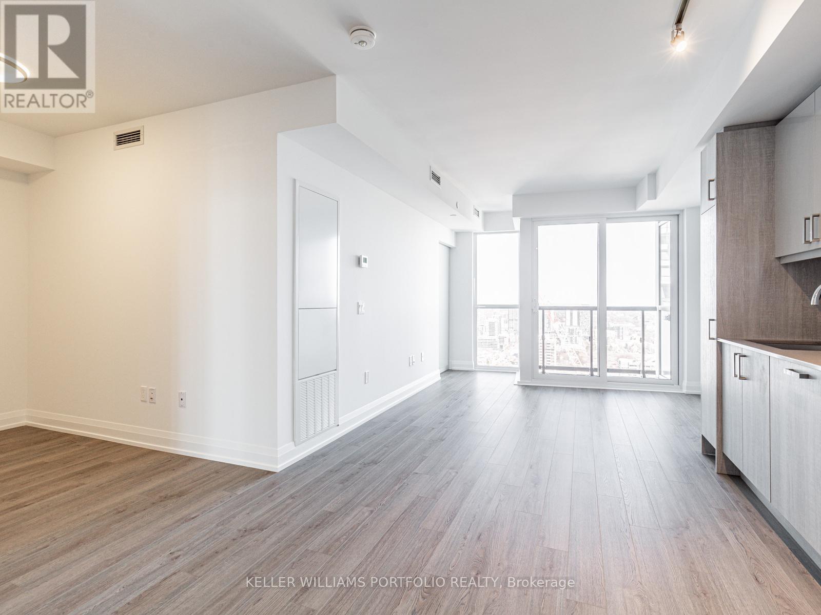 Photo 12 of 3510 77 Mutual Street, Toronto ON