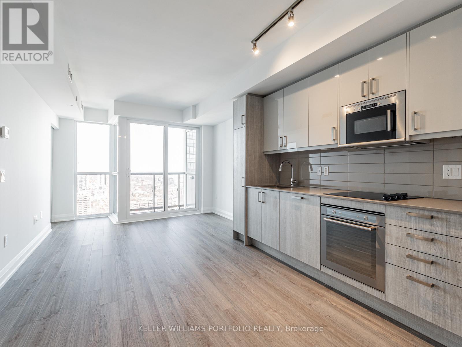 Photo 13 of 3510 77 Mutual Street, Toronto ON