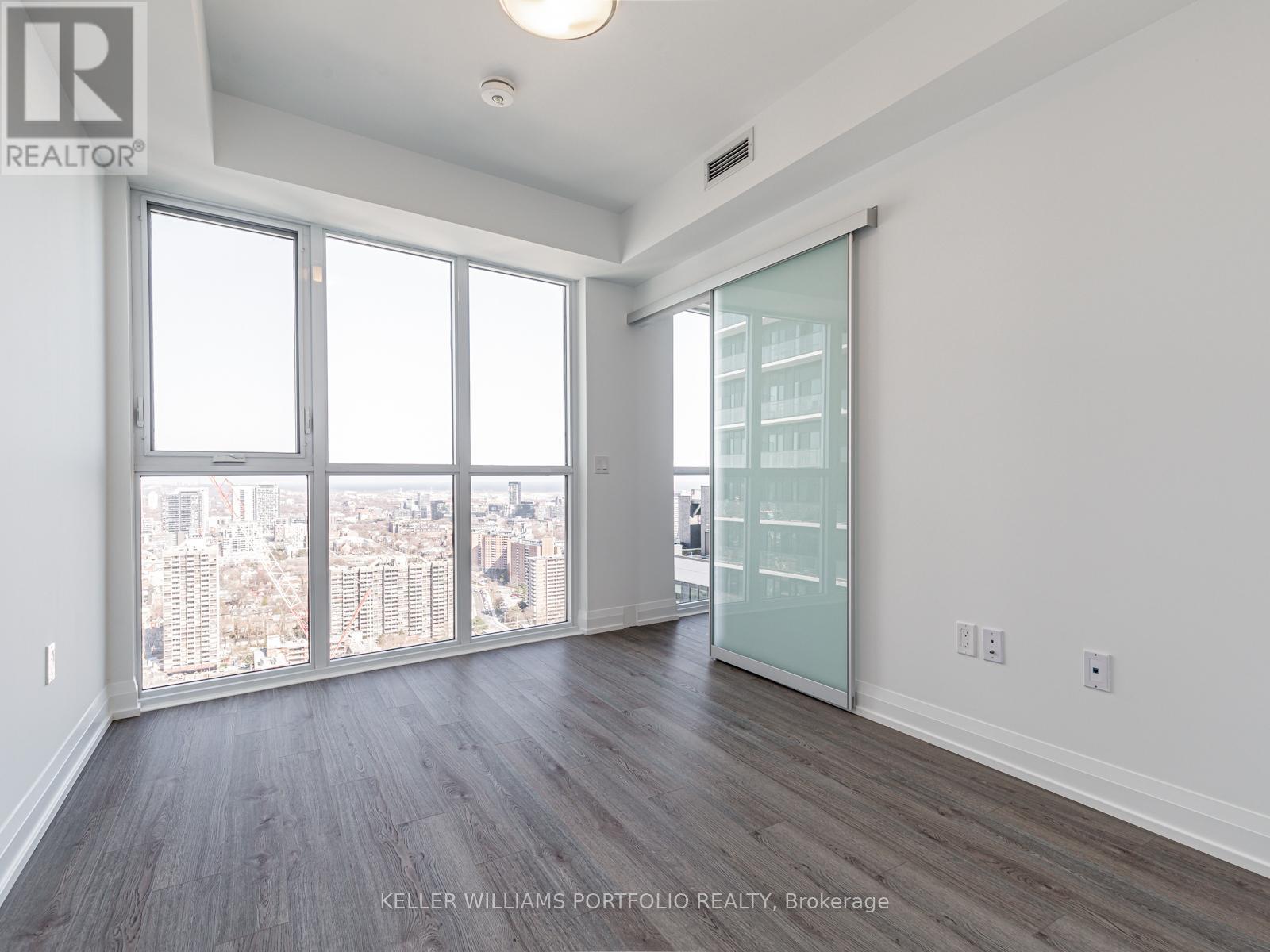 Photo 15 of 3510 77 Mutual Street, Toronto ON