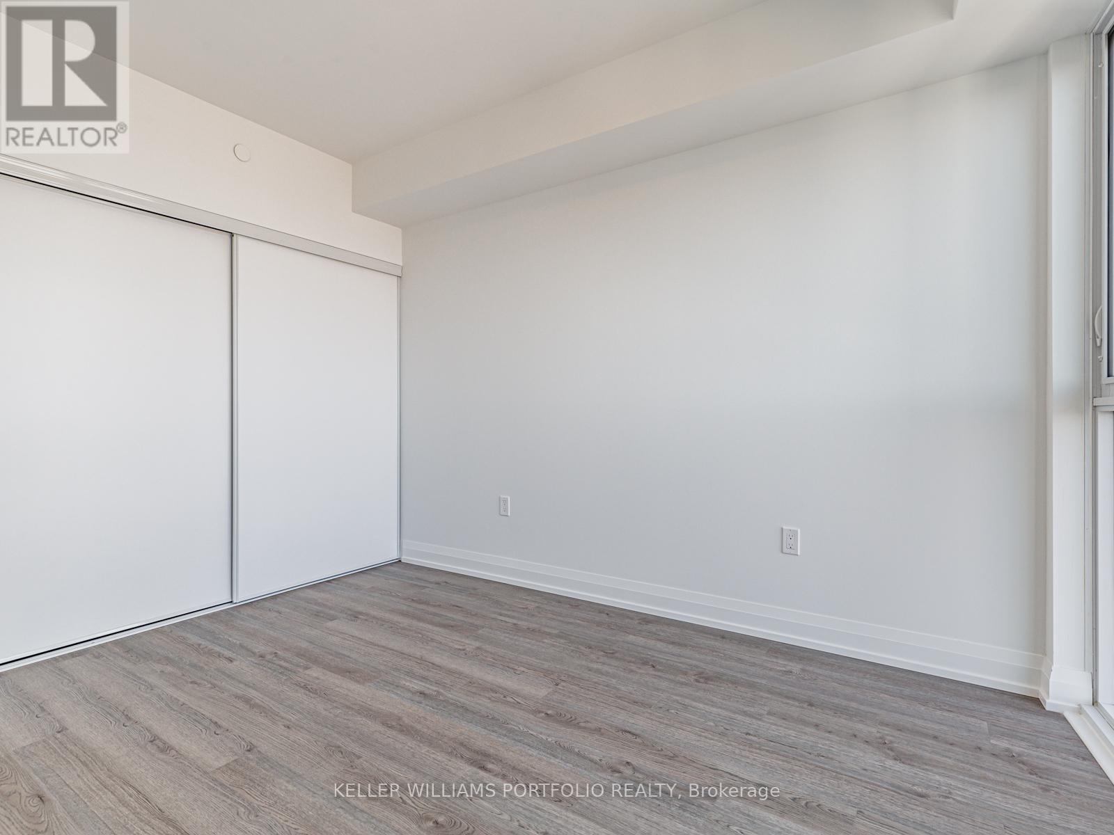 Photo 16 of 3510 77 Mutual Street, Toronto ON