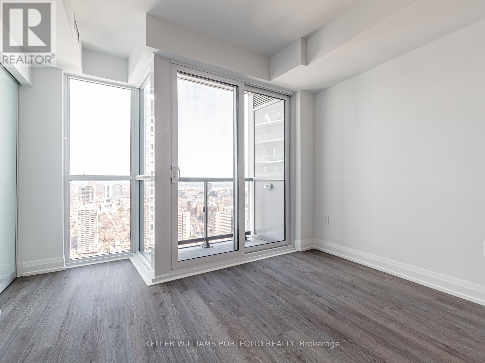 Photo 2 of 3510 77 Mutual Street, Toronto ON