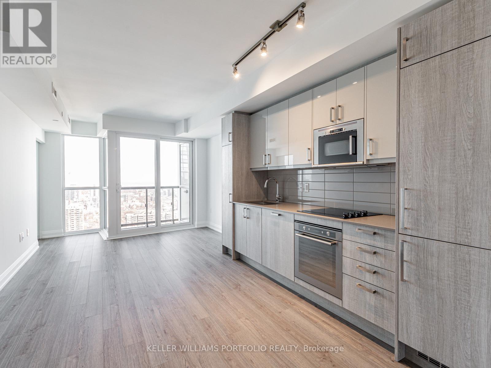 Photo 4 of 3510 77 Mutual Street, Toronto ON