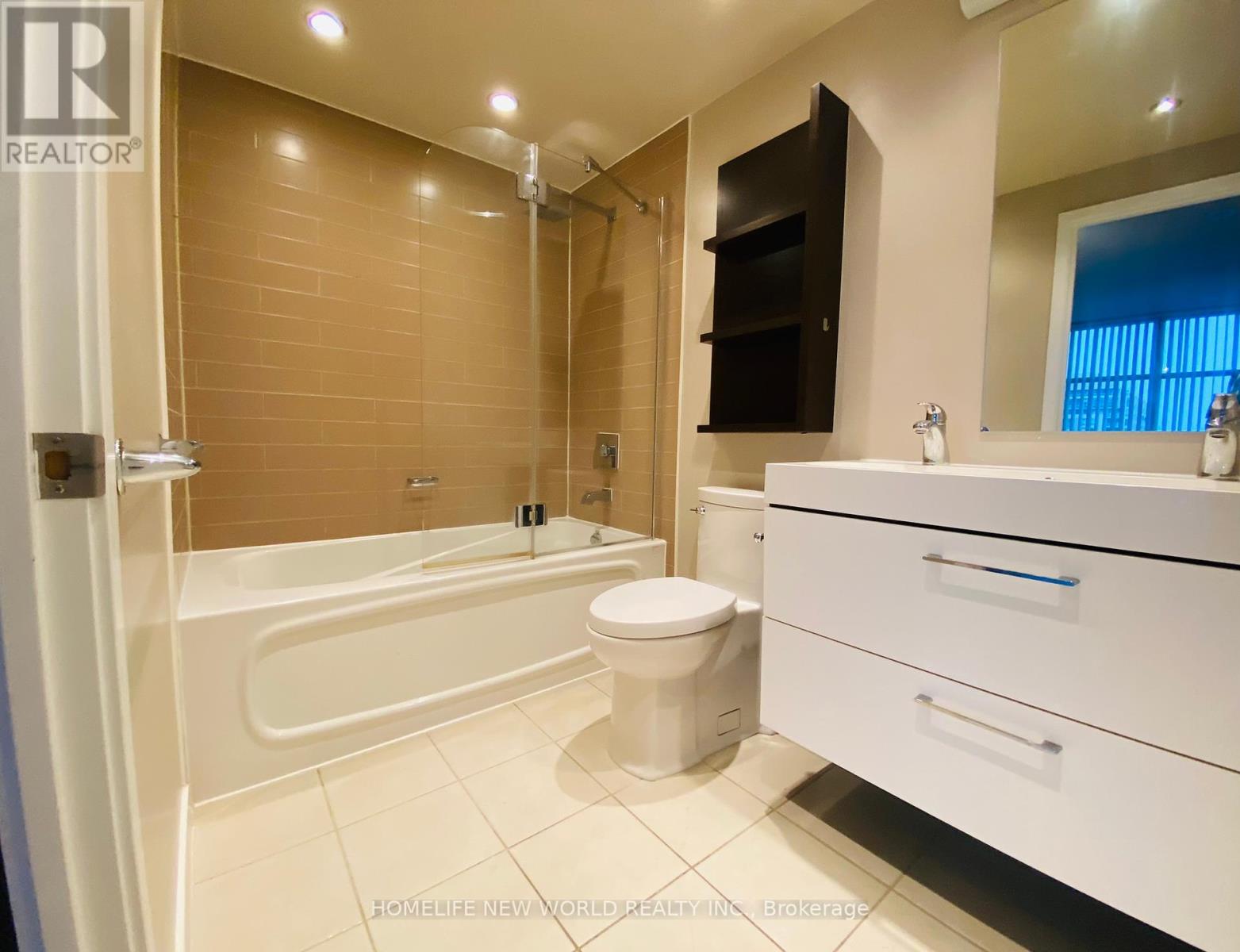 Photo 15 of 1009 10 Navy Wharf Court, Toronto ON