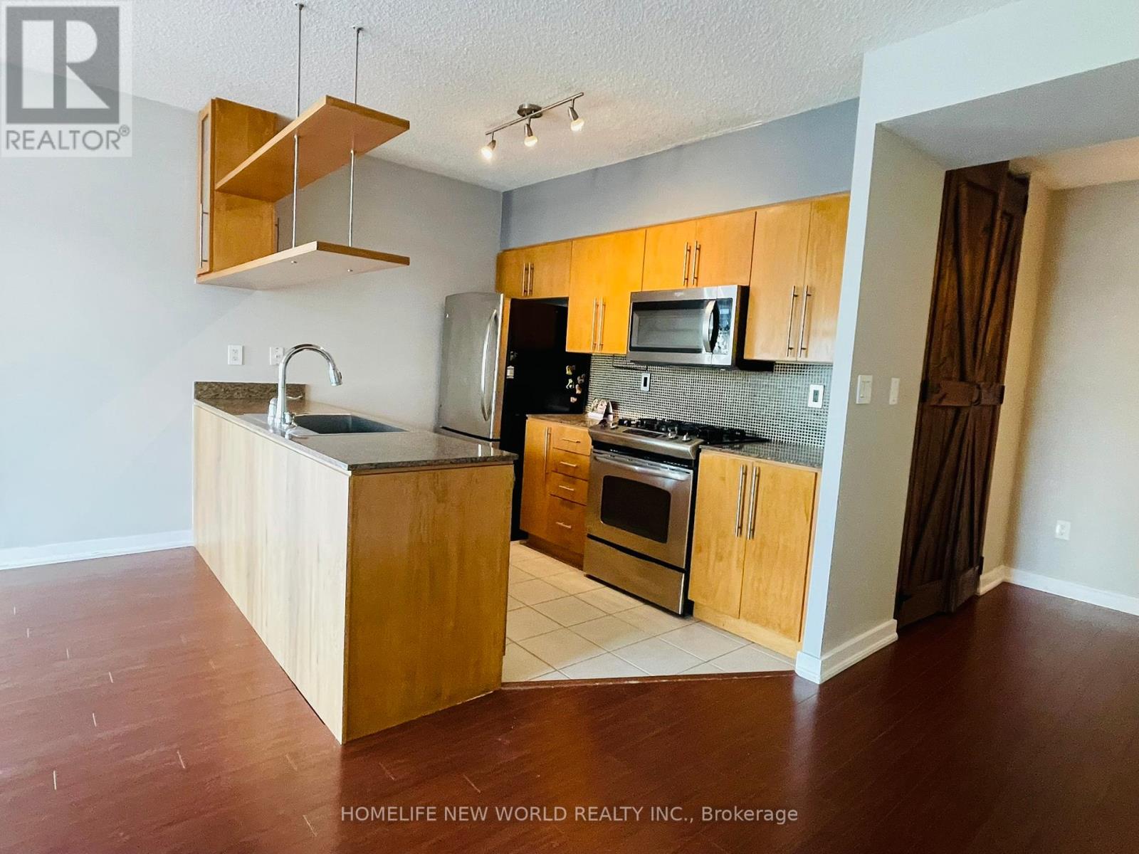 Photo 5 of 1009 10 Navy Wharf Court, Toronto ON