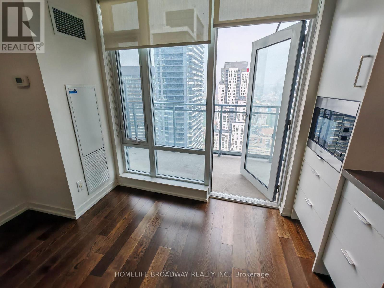Photo 10 of 3403 21 Widmer Street, Toronto ON