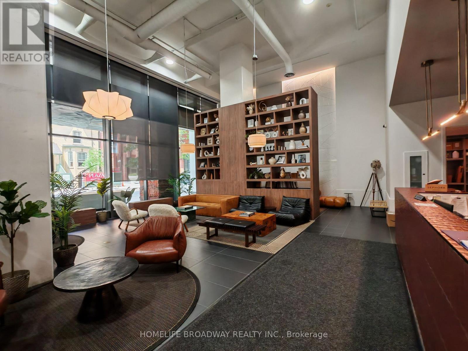 Photo 4 of 3403 21 Widmer Street, Toronto ON