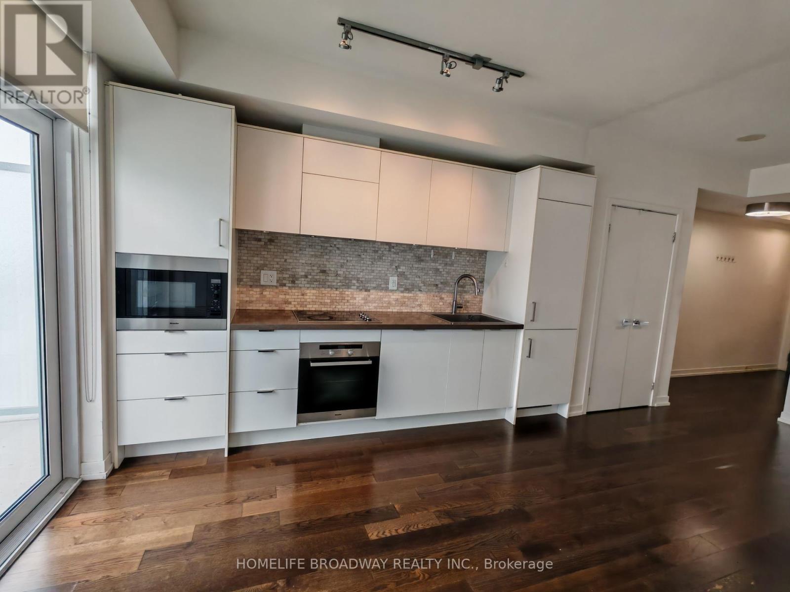 Photo 8 of 3403 21 Widmer Street, Toronto ON